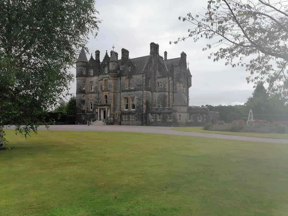 Blarney Stone Throwing: A Quirky Irish Tradition